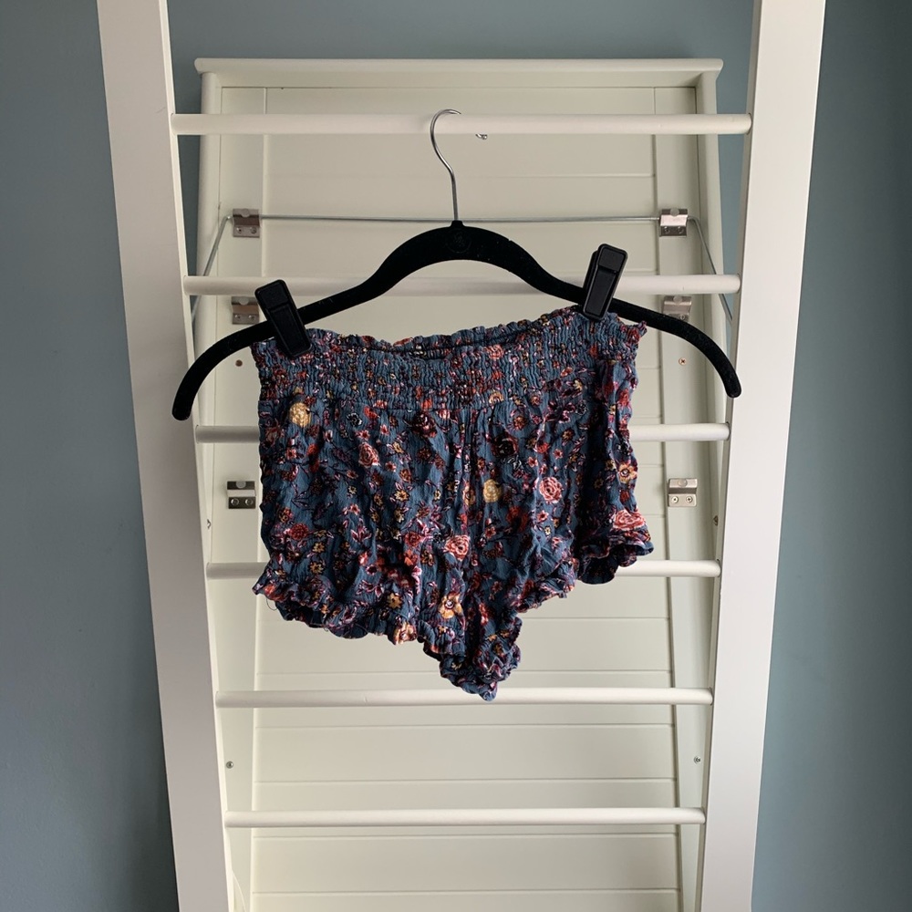 Floral flowy shorts